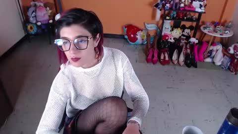 Snapshot of missmia2 chatting on 01/04/25, 04:43 Miss Mia online show from 01/04/25, 04:43