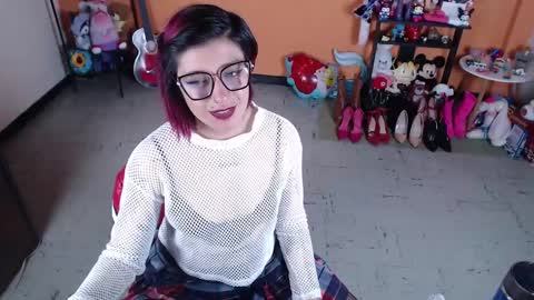 Snapshot of missmia2 chatting on 01/04/25, 09:41 Miss Mia online show from 01/04/25, 09:41