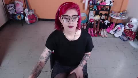 Snapshot of missmia2 chatting on 02/05/25, 04:36 Miss Mia online show from 02/05/25, 04:36
