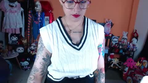Snapshot of missmia2 chatting on 05/13/26, 01:19 Miss Mia online show from 05/13/26, 01:19