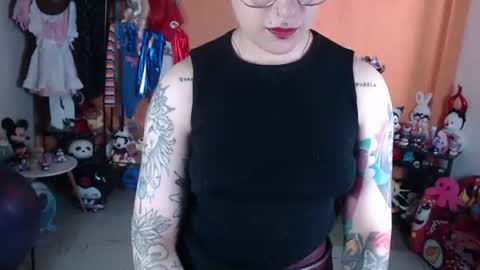 Snapshot of missmia2 chatting on 06/14/26, 05:37 Miss Mia online show from 06/14/26, 05:37