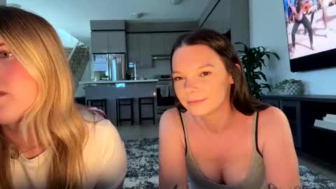 MissMia online show from 05/21/26, 03:52