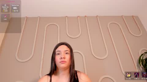 Mia  online show from 06/17/26, 11:45