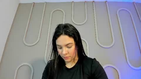 Mia  online show from 06/19/26, 11:47