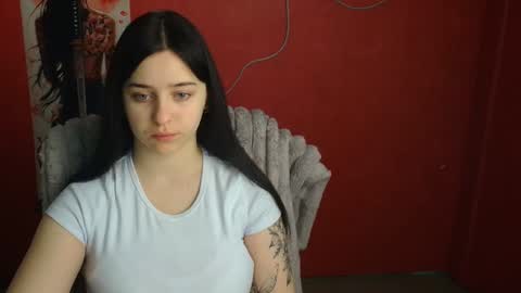 Mia online show from 04/26/26, 11:08