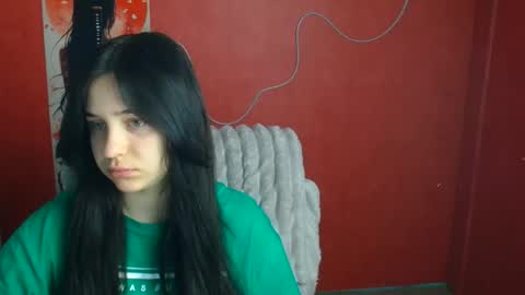 Mia online show from 05/01/26, 11:37
