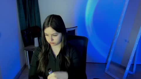 Mia online show from 05/11/26, 02:45