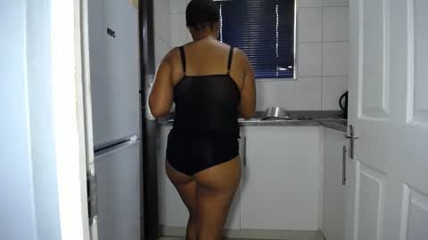 mimmi online show from 02/21/25, 10:07