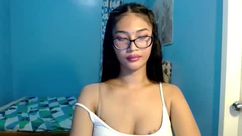 missminervaa online show from 05/12/26, 01:41