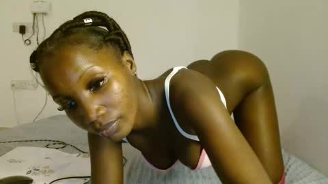 Snapshot of missmisbehave_irl chatting on 01/31/26, 07:23 sexy online show from 01/31/26, 07:23