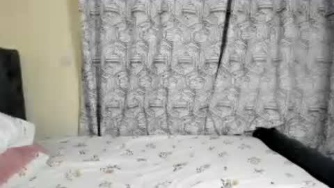 Snapshot of missmisbehave_irl chatting on 07/12/26, 06:32 sexy online show from 07/12/26, 06:32