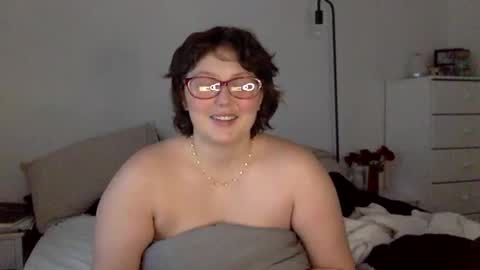 Snapshot of missmistressmal chatting on 11/21/25, 12:26 missmistressmal online show from 11/21/25, 12:26