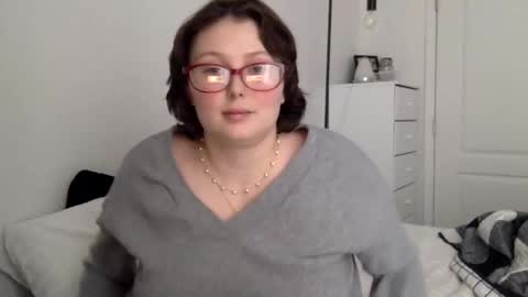 Snapshot of missmistressmal chatting on 12/17/25, 03:18 missmistressmal online show from 12/17/25, 03:18