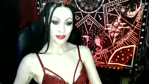 Snapshot of missmoondoll chatting on 12/14/24, 05:07 MissMoonDoll online show from 12/14/24, 05:07