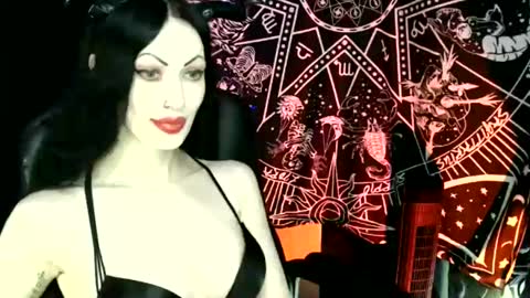 Snapshot of missmoondoll chatting on 02/06/26, 05:56 MissMoonDoll online show from 02/06/26, 05:56
