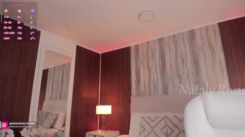 Nataly Rivas online show from 09/17/25, 10:33