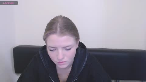 Snapshot of missoliviaa_ chatting on 12/09/24, 02:39 Olivia online show from 12/09/24, 02:39