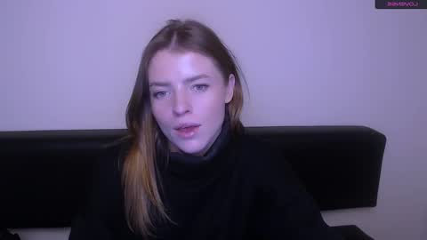 Snapshot of missoliviaa_ chatting on 12/13/24, 11:02 Olivia online show from 12/13/24, 11:02