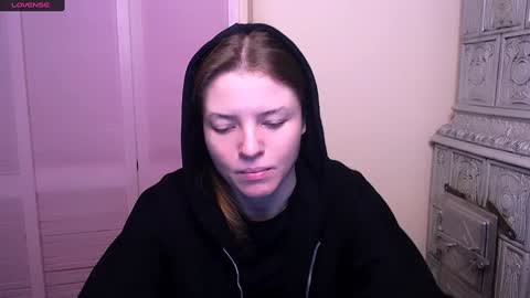 Snapshot of missoliviaa_ chatting on 12/21/24, 09:12 Olivia online show from 12/21/24, 09:12