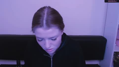 Snapshot of missoliviaa_ chatting on 12/30/24, 07:37 Olivia online show from 12/30/24, 07:37