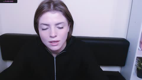 Snapshot of missoliviaa_ chatting on 01/08/25, 11:10 Olivia online show from 01/08/25, 11:10