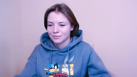 Snapshot of missoliviaa_ chatting on 01/10/25, 04:30 Olivia online show from 01/10/25, 04:30