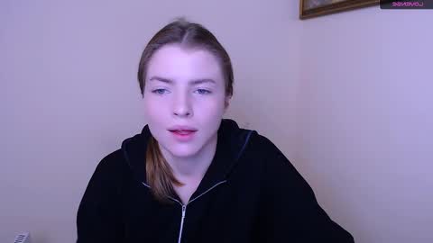 Snapshot of missoliviaa_ chatting on 01/18/25, 07:28 Olivia online show from 01/18/25, 07:28