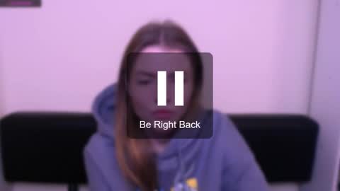 Snapshot of missoliviaa_ chatting on 01/21/25, 08:08 Olivia online show from 01/21/25, 08:08