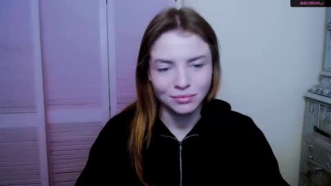 Snapshot of missoliviaa_ chatting on 01/24/25, 02:08 Olivia online show from 01/24/25, 02:08