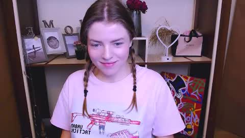 Snapshot of missoliviaa_ chatting on 01/25/25, 12:47 Olivia online show from 01/25/25, 12:47