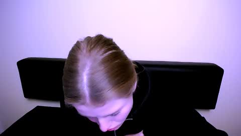 Snapshot of missoliviaa_ chatting on 01/31/25, 02:49 Olivia online show from 01/31/25, 02:49