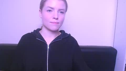 Snapshot of missoliviaa_ chatting on 02/03/25, 10:58 Olivia online show from 02/03/25, 10:58