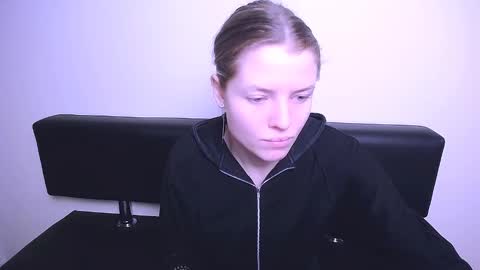 Snapshot of missoliviaa_ chatting on 02/04/25, 09:49 Olivia online show from 02/04/25, 09:49