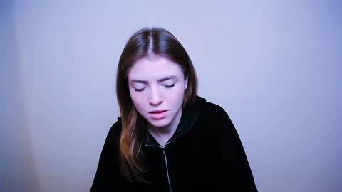 Snapshot of missoliviaa_ chatting on 02/11/25, 10:15 Olivia online show from 02/11/25, 10:15