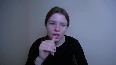 Snapshot of missoliviaa_ chatting on 02/13/25, 09:09 Olivia online show from 02/13/25, 09:09