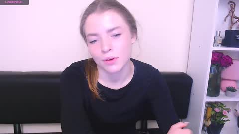 Snapshot of missoliviaa_ chatting on 02/14/25, 08:10 Olivia online show from 02/14/25, 08:10