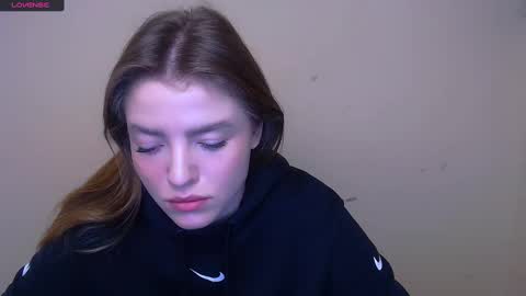 Snapshot of missoliviaa_ chatting on 02/27/25, 08:28 Olivia online show from 02/27/25, 08:28