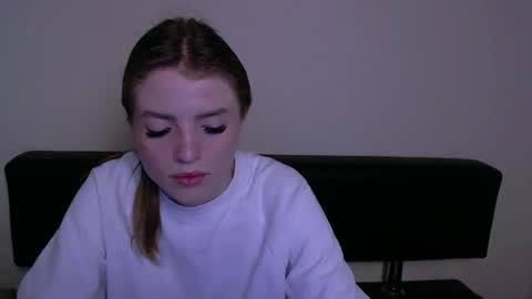 Snapshot of missoliviaa_ chatting on 03/05/25, 09:05 Olivia online show from 03/05/25, 09:05