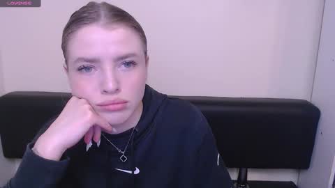 Snapshot of missoliviaa_ chatting on 03/07/25, 01:51 Olivia online show from 03/07/25, 01:51