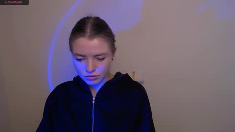 Snapshot of missoliviaa_ chatting on 10/30/25, 09:00 Olivia online show from 10/30/25, 09:00