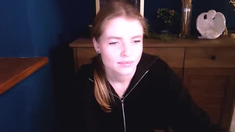 Snapshot of missoliviaa_ chatting on 11/06/25, 03:24 Olivia online show from 11/06/25, 03:24