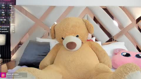 Snapshot of misspaulina__ chatting on 01/15/25, 12:41 Pau Giraldo online show from 01/15/25, 12:41