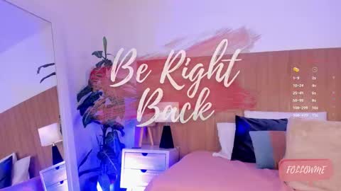 Emma Prada online show from 09/11/25, 11:43