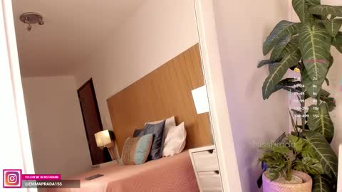 Emma Prada online show from 10/15/25, 11:43