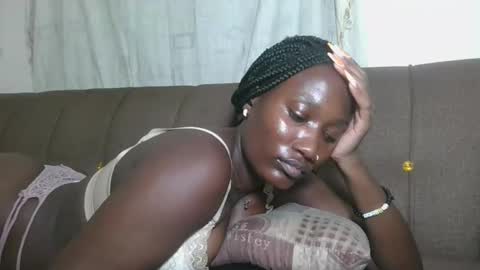 pretty gal online show from 10/30/25, 11:49