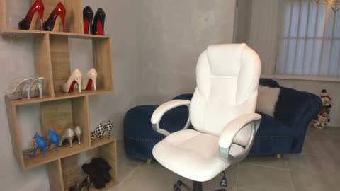 Miss Rhodes online show from 01/08/25, 10:37