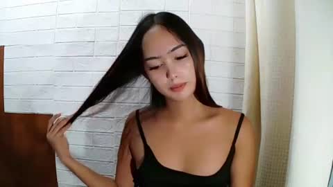 Snapshot of missrianmwua chatting on 07/27/26, 07:26 missrianmwua online show from 07/27/26, 07:26