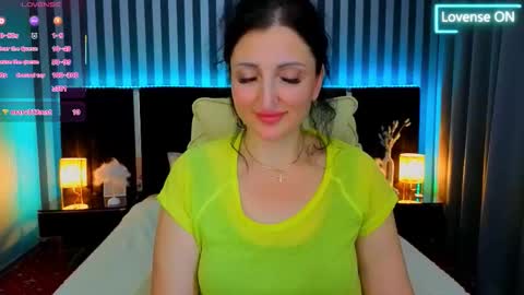 missrossi online show from 11/22/25, 08:19