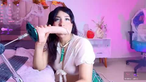 Luna online show from 10/10/25, 08:08