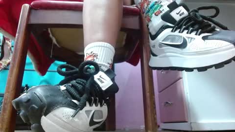 Snapshot of misssam28 chatting on 03/23/26, 11:31 TELL ME MISS online show from 03/23/26, 11:31